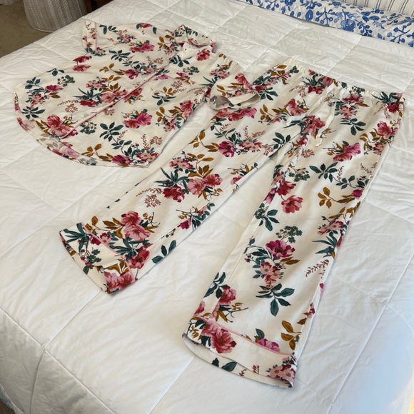 💕🌿🌺 LOFT White and Pink Floral Pajamas Size Small 💕🌿🌺 - Picture 2 of 14